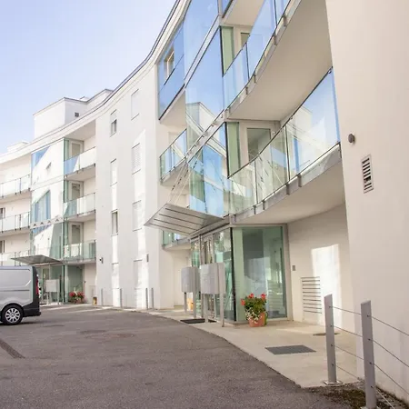 Viktoria B32 By Apartment