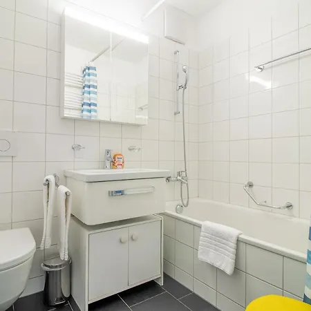 Viktoria B32 By Apartment *